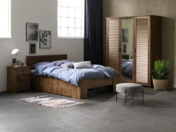 MANDERUP Garderobeskabe Med Skydedøre|Garderobeskabe Med Skydedøre|Garderobeskab 166x210 3 låger vild eg farve