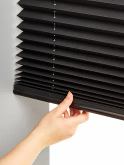 HOVDEN Lysdæmpende Gardiner|Plisségardin 80x160 trådløst Sort