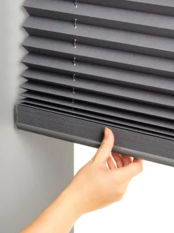 FYN Mørklægningsgardiner|Plisségardin mørklægning 80x160 trådløst Grå