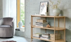 SNESLEV Skænke Og Vitrineskabe|Skænke Og Vitrineskabe|Skænk 2 hylder efarve Eg