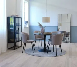 VIRUM Skænke Og Vitrineskabe|Skænke Og Vitrineskabe|Vitrineskab 2 låger Sort